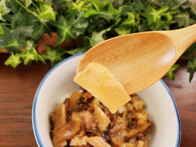 ファミリーマートお母さん食堂 ごはんにちょいかけ!ルーロー飯