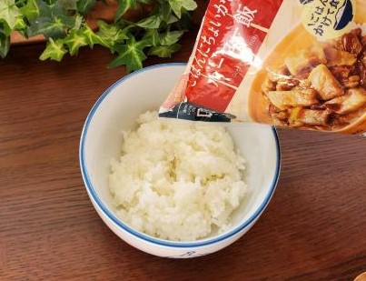 ファミリーマートお母さん食堂 ごはんにちょいかけ!ルーロー飯